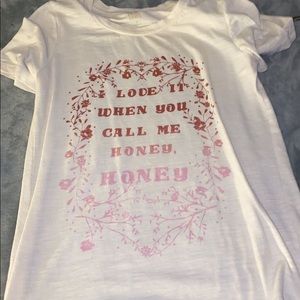 super cute white tee-shirt